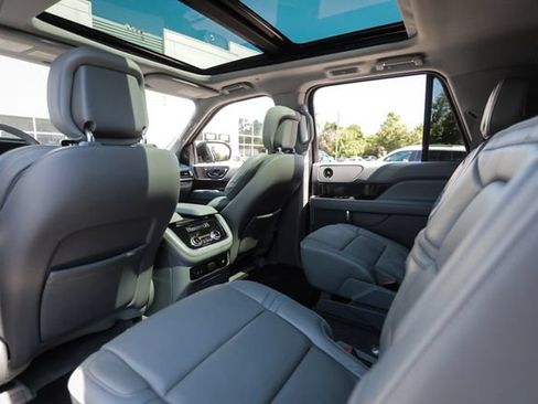 Used 2018 Lincoln Navigator L Select w/ Technology Package AWD/4WD image 58