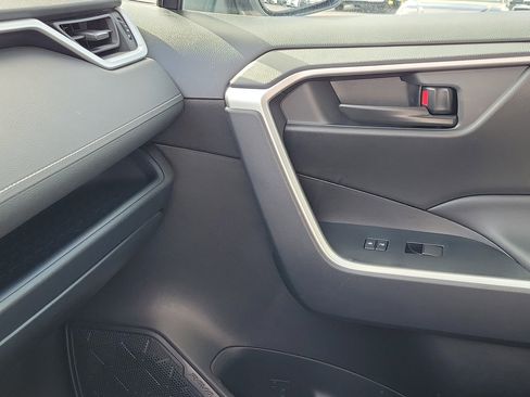 Used 2025 Toyota RAV4 LE image 31