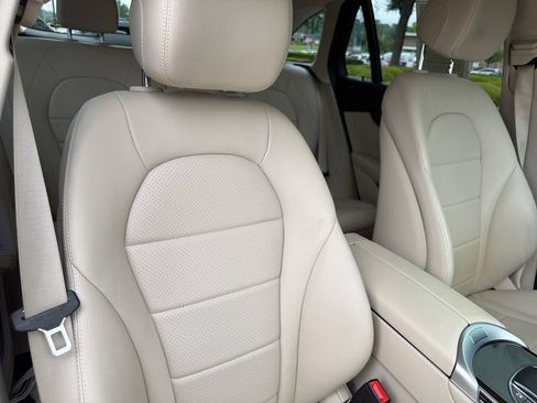 Used 2021 Mercedes-Benz GLC 300 image 35