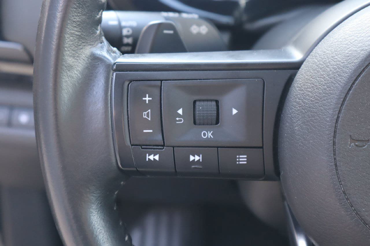 Used 2024 Nissan Pathfinder SV FWD image 13