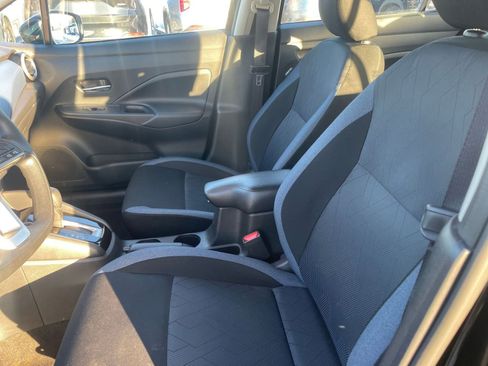 Used 2025 Nissan Versa SV image 25