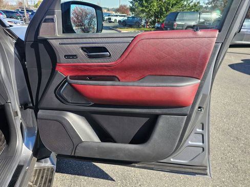 Used 2025 INFINITI QX80 Autograph w/ Autograph Exterior Package image 10