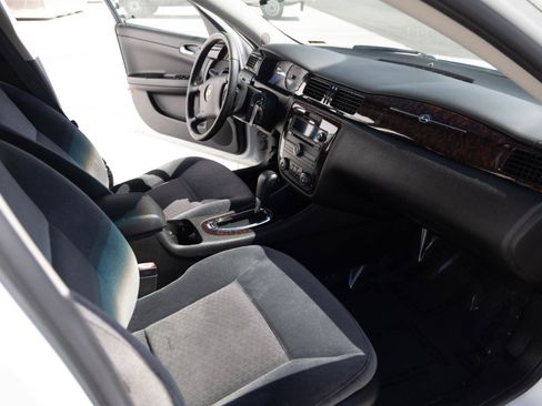 Used 2013 Chevrolet Impala LT FWD image 16