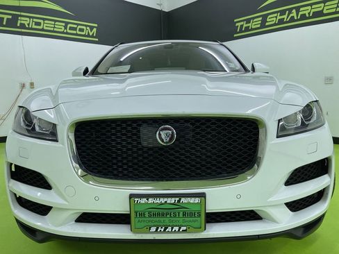 Used 2019 Jaguar F-PACE Premium image 3