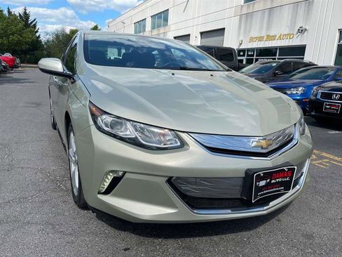 Used 2017 Chevrolet Volt LT w/ Comfort Package FWD image 38