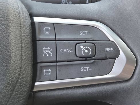 Used 2023 Jeep Compass Limited AWD/4WD image 5