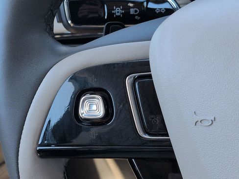 Certified 2024 Lincoln Corsair FWD w/ Equipment Group 101A image 25