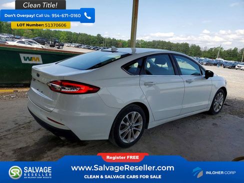 Used 2019 Ford Fusion SE FWD image 4