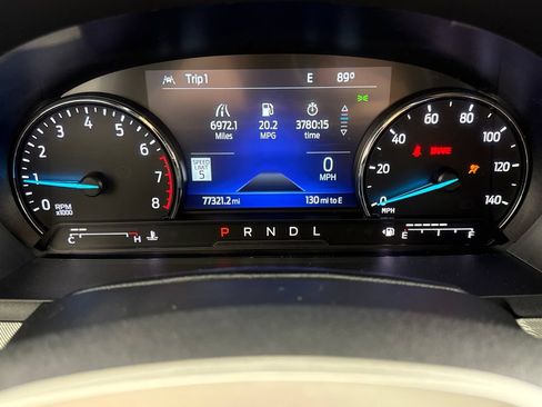 Used 2022 Ford Explorer XLT w/ Equipment Group 202A RWD image 16