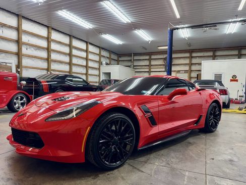 Used 2018 Chevrolet Corvette Grand Sport w/ Grand Sport Heritage Package image 10
