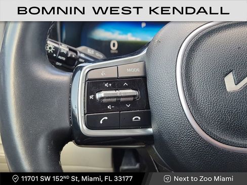 Used 2023 Kia Sorento SX image 17