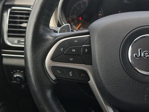 Used 2019 Jeep Grand Cherokee Overland AWD/4WD image 16