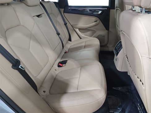 Certified 2025 Porsche Macan image 26