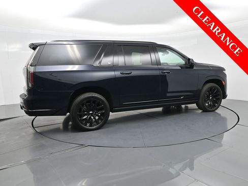 Used 2023 Cadillac Escalade ESV Sport Platinum w/ LPO, ONYX Package image 7
