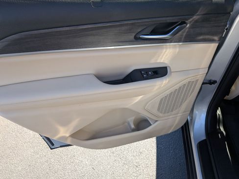 Certified 2023 Jeep Grand Cherokee L Limited w/ Luxury Tech Group II image 25