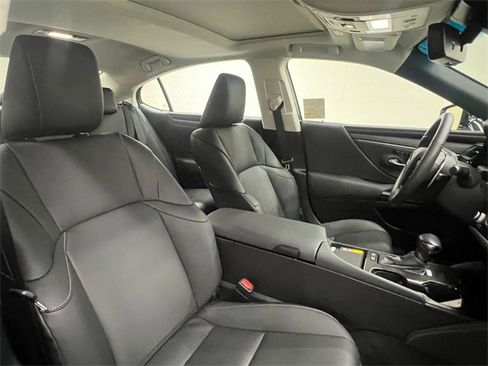 Certified 2025 Lexus ES 300h 300h w/ Premium Package image 11