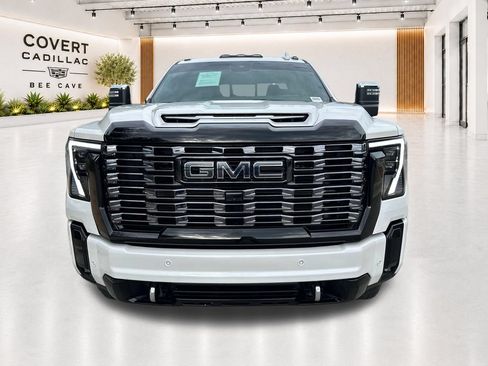 Used 2025 GMC Sierra 2500 Denali Ultimate AWD/4WD image 3