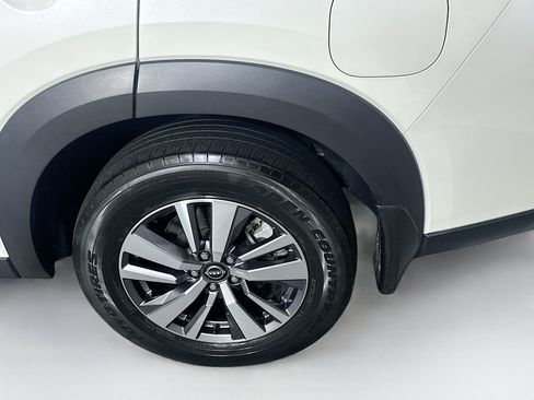 Used 2023 Nissan Pathfinder SL w/ Black Appearance Package AWD/4WD image 11