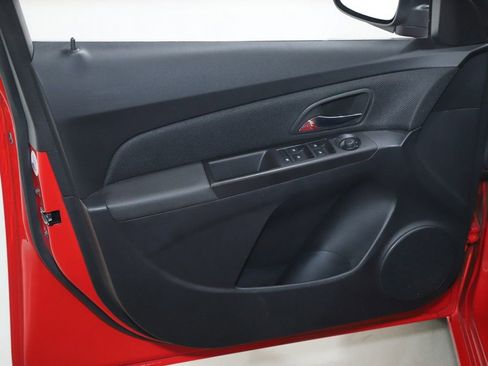 Used 2014 Chevrolet Cruze LT image 19