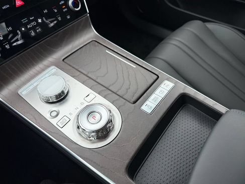 Used 2025 Genesis G80 2.5T Advanced AWD/4WD image 28