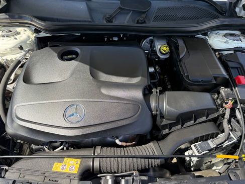 Used 2017 Mercedes-Benz GLA 250 4MATIC image 8
