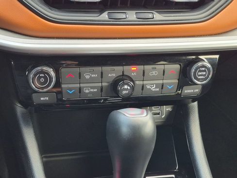 Used 2025 Jeep Compass Limited w/ Elite Group AWD/4WD image 19