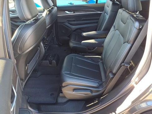 New 2025 Jeep Grand Cherokee L Limited image 12