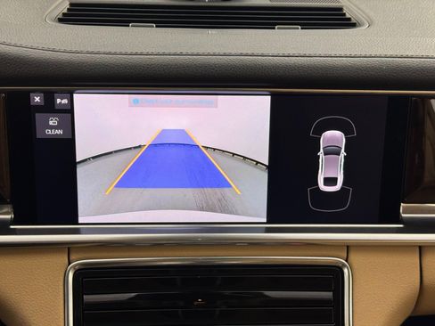 Used 2021 Porsche Panamera w/ Premium Package image 29