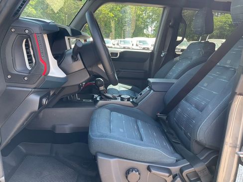 Used 2025 Ford Bronco Heritage Edition AWD/4WD image 16