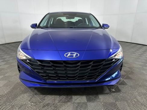Used 2023 Hyundai Elantra SEL w/ Preferred Accessory Package image 8
