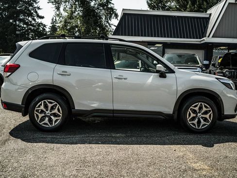 Used 2020 Subaru Forester Premium AWD/4WD image 19