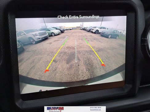 Used 2022 Jeep Wrangler Unlimited Sahara w/ Safety Group image 18