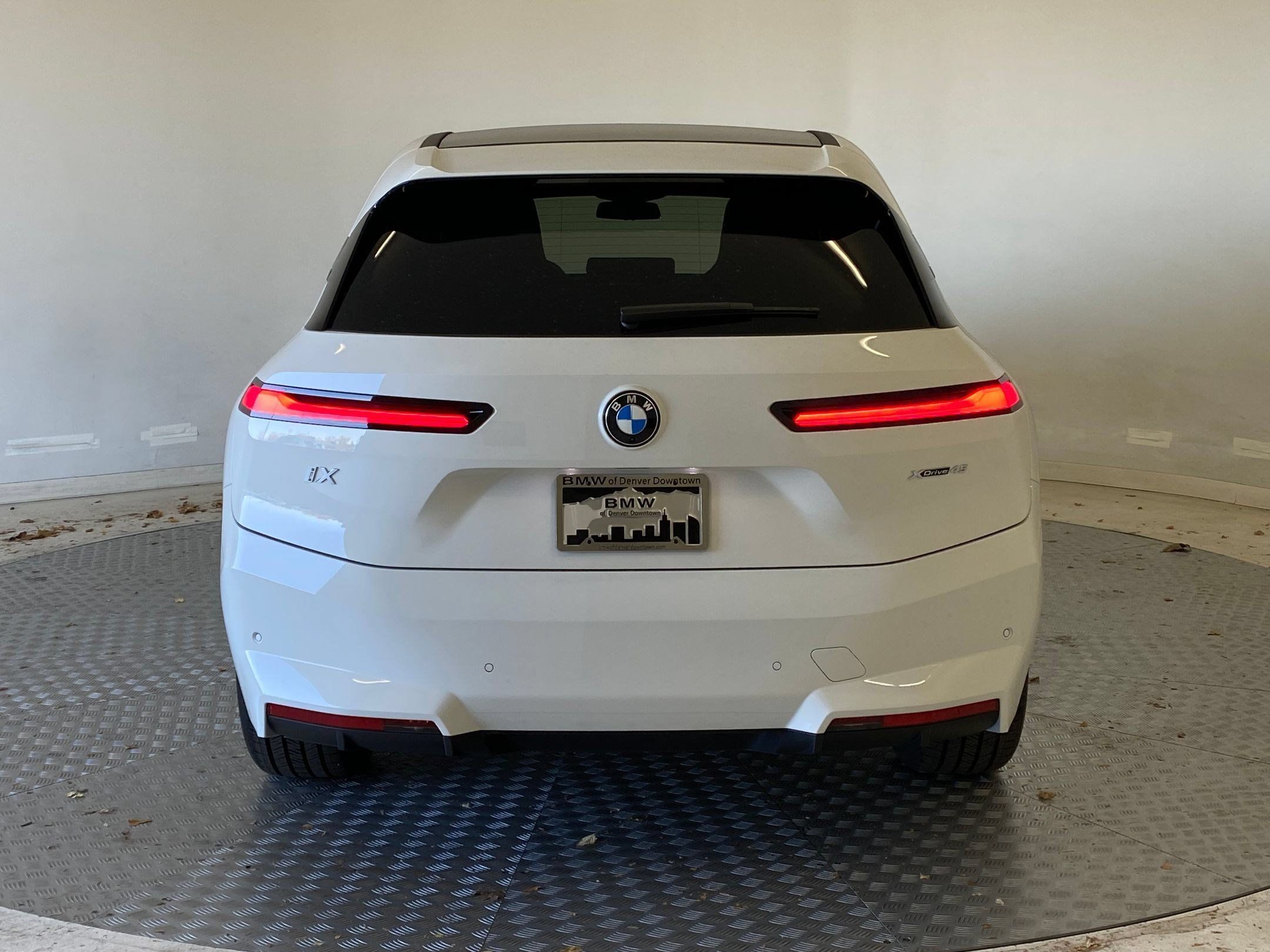 Used 2026 BMW iX xDrive45 AWD/4WD image 9