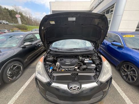 Used 2016 Hyundai Veloster FWD image 24