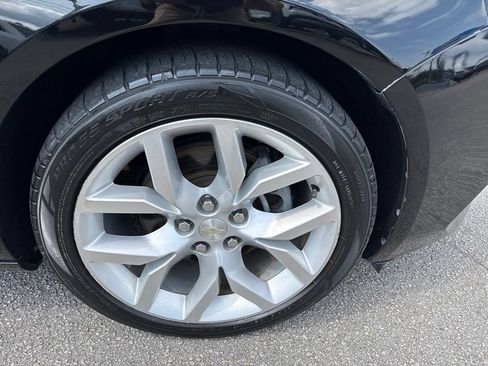 Used 2018 Chevrolet Impala Premier FWD image 38