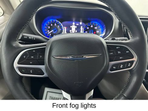 Used 2024 Chrysler Pacifica Touring-L FWD image 38