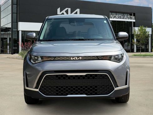 Certified 2025 Kia Soul LX FWD image 3