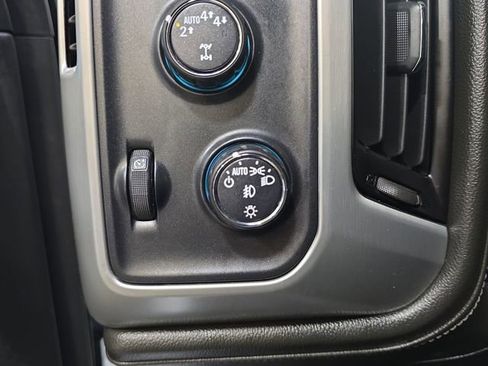 Used 2017 GMC Sierra 1500 SLE image 29