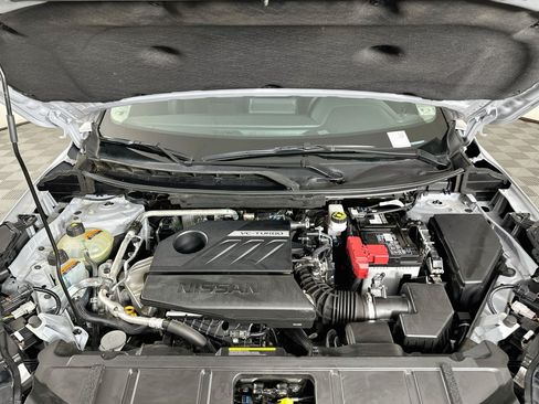 Used 2025 Nissan Rogue SV FWD image 32