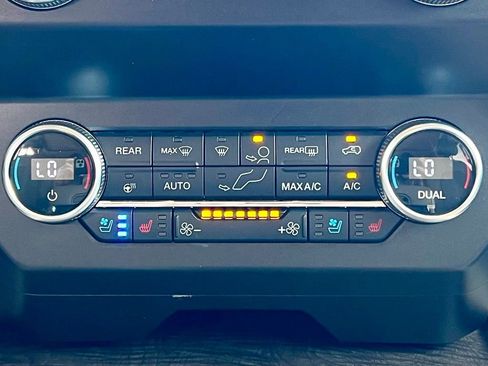 Used 2021 Ford Expedition Limited image 32