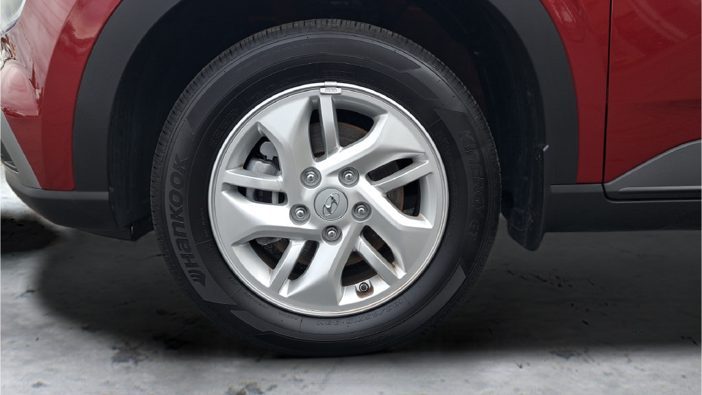 Used 2026 Hyundai Venue SE FWD image 40