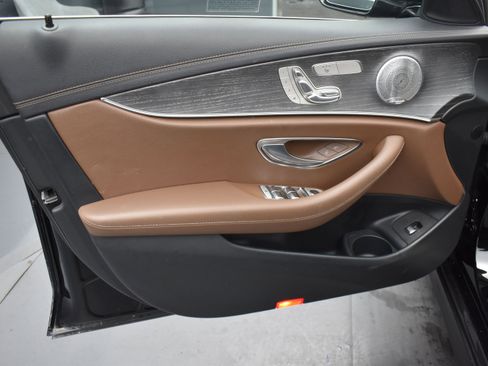 Used 2021 Mercedes-Benz E 450 4MATIC Sedan w/ Premium Package image 5