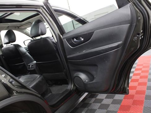 Used 2017 Nissan Rogue SL w/ SL Premium Package AWD/4WD image 19