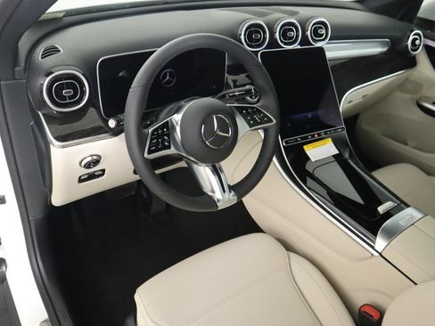 Used 2026 Mercedes-Benz GLC 300 4MATIC image 10