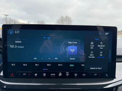 Used 2023 Ford Escape ST-Line Elite w/ Class II Trailer Tow Package image 17