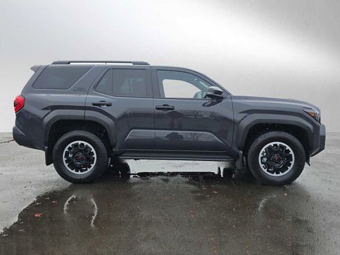 Used 2025 Toyota 4Runner TRD Off-Road Premium AWD/4WD image 3