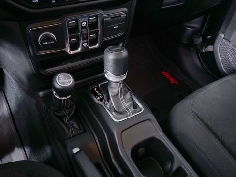 Used 2023 Jeep Wrangler Sahara w/ Safety Group image 27