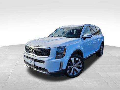 Used 2022 Kia Telluride S image 3