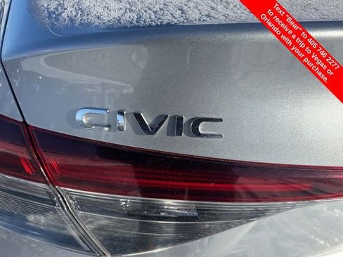 Used 2025 Honda Civic Sport image 8