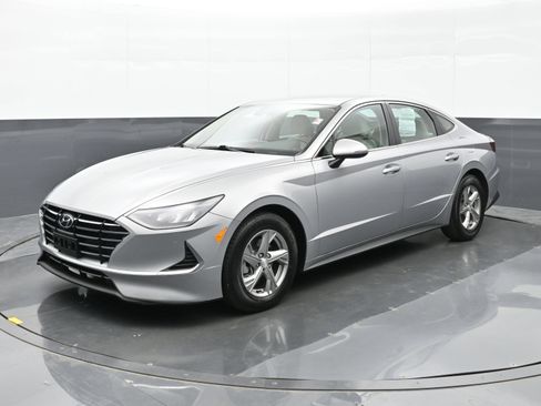Certified 2023 Hyundai Sonata SE w/ Cargo Package FWD image 8